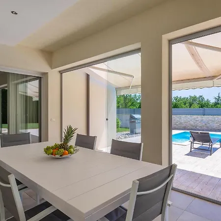 Alex Exclusive Semesterbostad