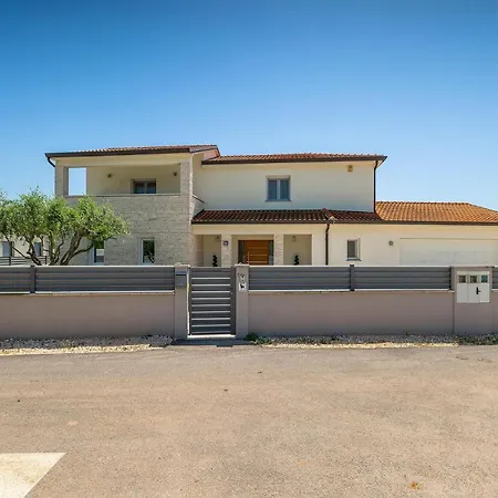 Alex Exclusive Ferienhaus *