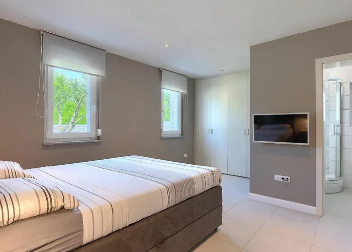 Alex Exclusive * Πόρετς